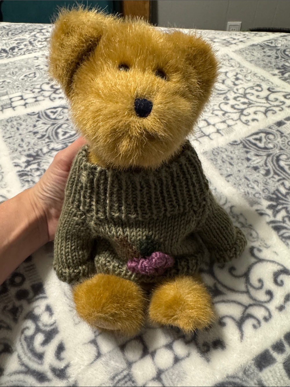 Boyds Bears Golden Brown Plush Bear in Olive Sweater